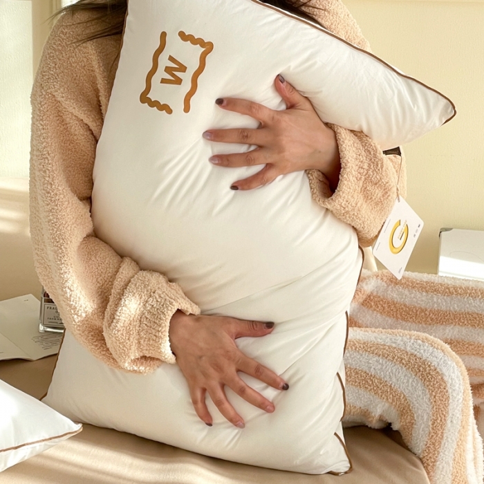 91家纺网 家纺一手货源 找家纺 伟邦 2023新款W日式酒店枕48*74