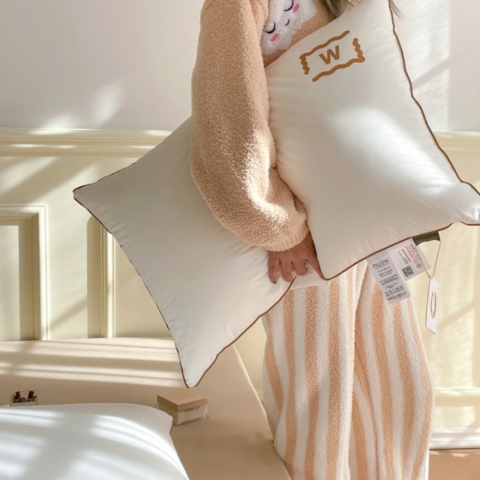 91家纺网 家纺一手货源 找家纺 伟邦 2023新款W日式酒店枕48*74