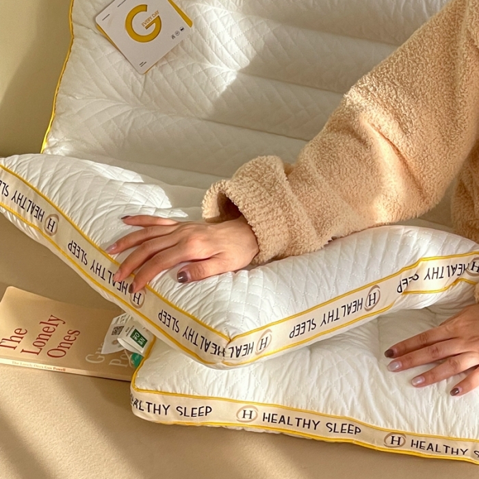 91家纺网 家纺一手货源 找家纺 伟邦 2023新款大豆绗缝护颈枕48*74