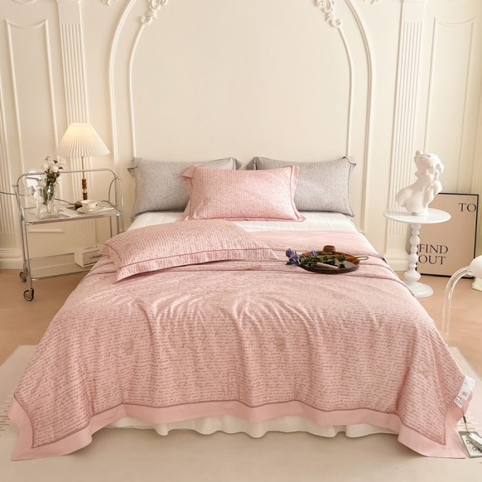 91家纺网 家纺一手货源 找家纺 匠心 2023新款莫代尔法式镂空夏被三件套 简画-粉