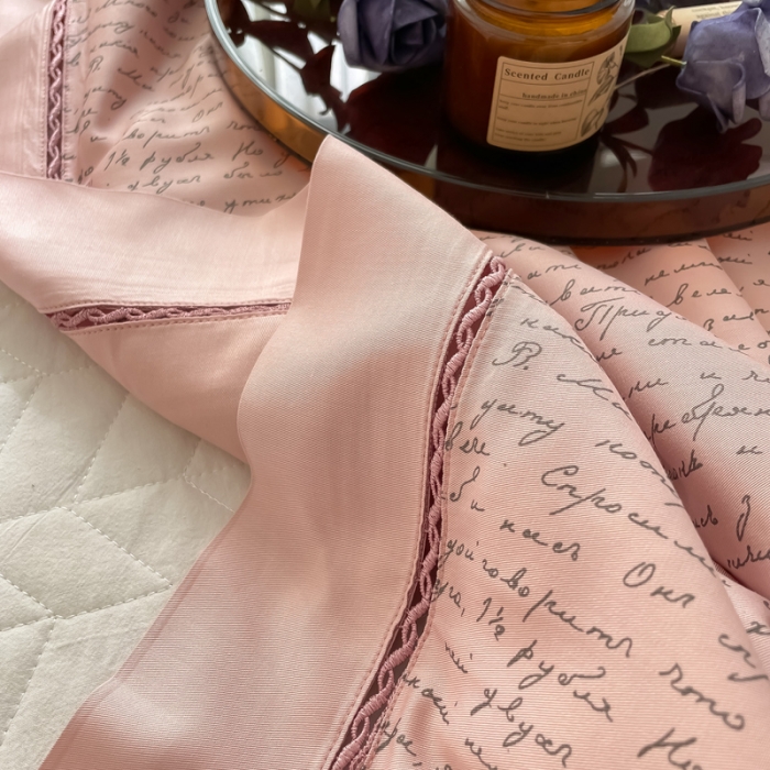 91家纺网 家纺一手货源 找家纺 匠心 2023新款莫代尔法式镂空夏被三件套 简画-粉