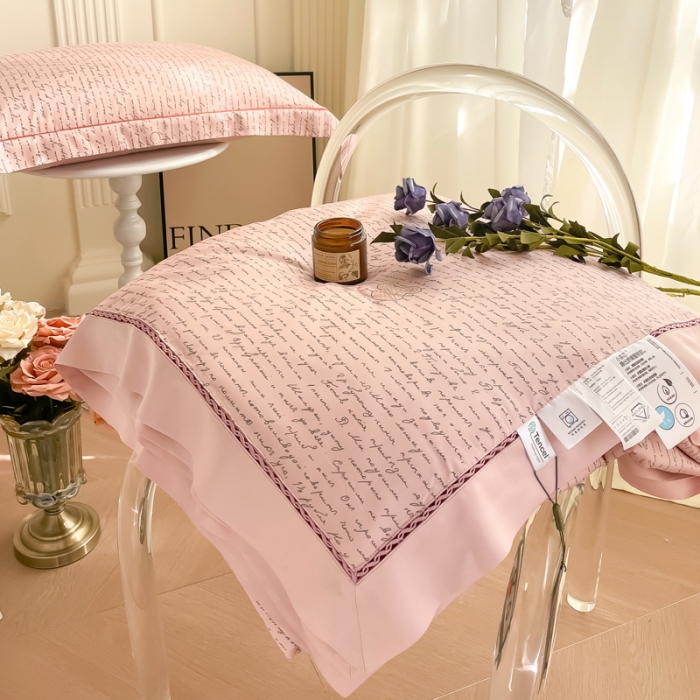 91家纺网 家纺一手货源 找家纺 匠心 2023新款莫代尔法式镂空夏被三件套 简画-粉