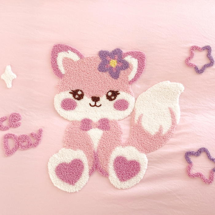 91家纺网 家纺一手货源 找家纺 泉欣家纺2024新款小精灵系列加厚水洗亲肤棉毛巾绣四件套 小精灵-粉玉