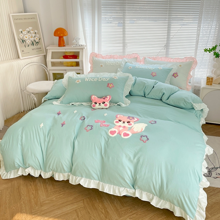 91家纺网 家纺一手货源 找家纺 泉欣家纺2024新款小精灵系列加厚水洗亲肤棉毛巾绣四件套小精灵浅绿