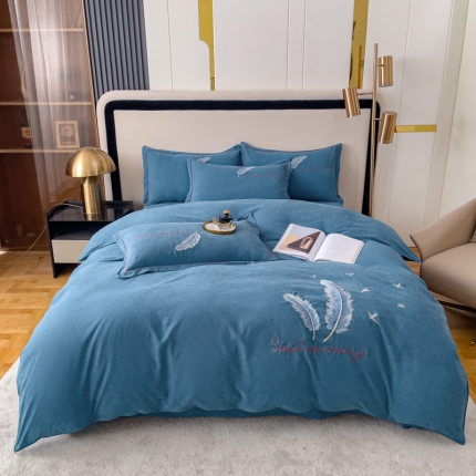 91家纺网 家纺一手货源 找家纺 2023新款双面细斜纹四件套云锦蛋白棉四季款 羽毛系列