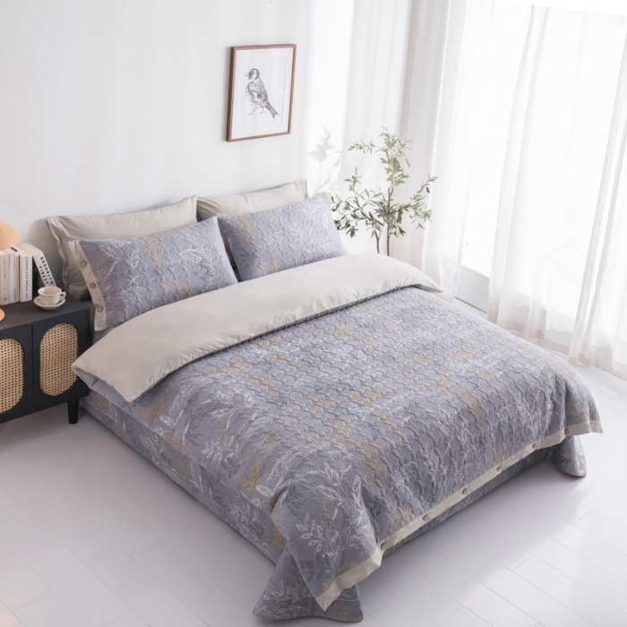 91家纺网 家纺一手货源 找家纺 优乐家纺 2023新款全棉印花绗绣四件套 飞羽