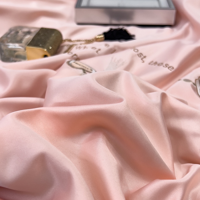 91家纺网 家纺一手货源 找家纺 绒世界 2024新款水洗真丝莱娅系列四件套 莱娅-粉色