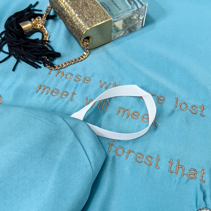 91家纺网 家纺一手货源 找家纺 绒世界 2024新款水洗真丝莱娅系列四件套 莱娅-孔雀蓝