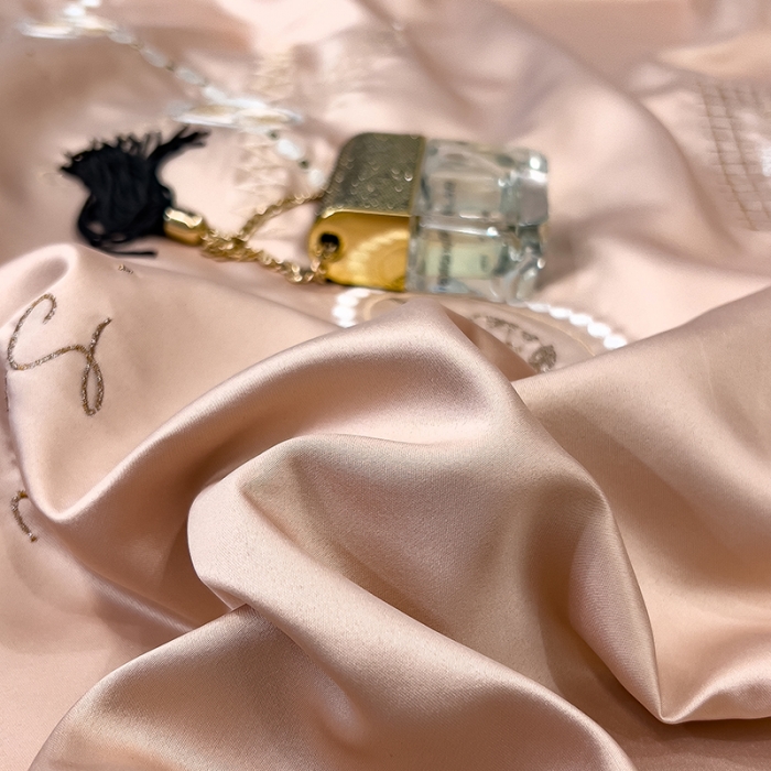 91家纺网 家纺一手货源 找家纺 绒世界 2024新款水洗真丝莱娅系列四件套 莱娅-香槟金