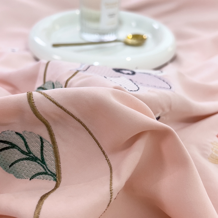 91家纺网 家纺一手货源 找家纺 2024新款秋冬保暖云锦棉刺绣宽边盛夏光年系列四件套 盛夏光年-玉色