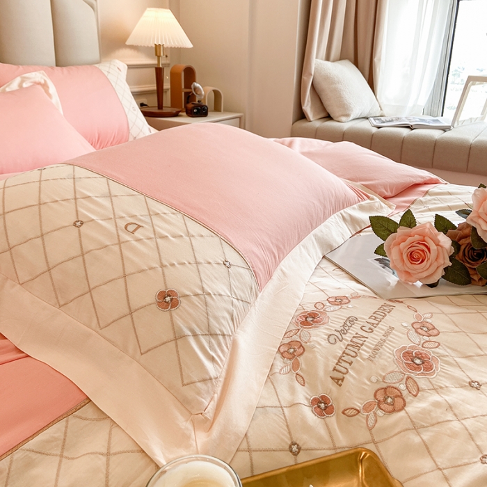 91家纺网 家纺一手货源 找家纺 绒世界绒世界 2025纯棉四季款春夏新品60s全棉刺绣绣花四件套 菲曼-樱花粉