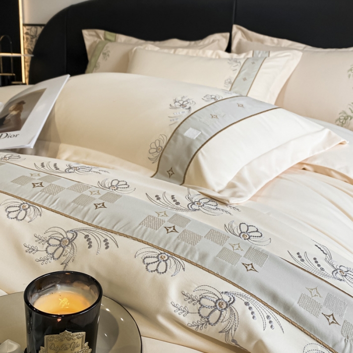 91家纺网 家纺一手货源 找家纺 绒世界 2024新款秋冬保暖锦绣棉简约绣花艾莎系列四件套 艾莎-米黄