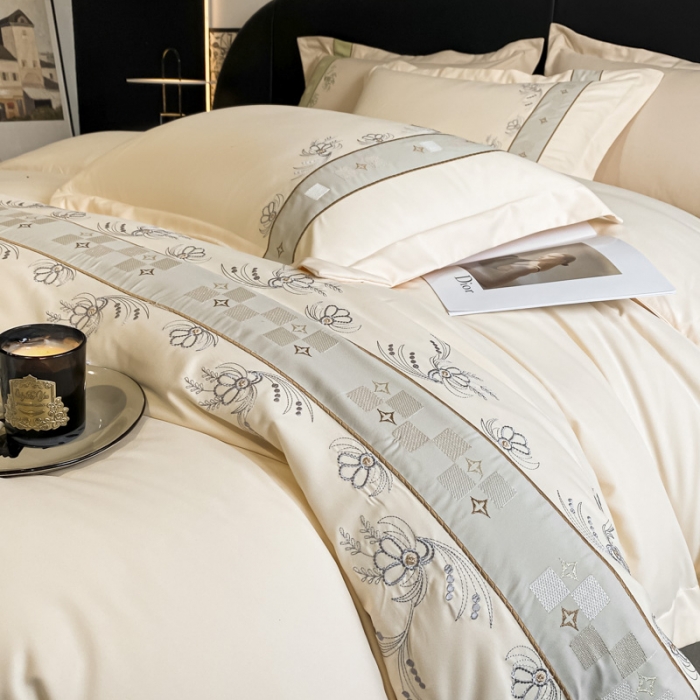 91家纺网 家纺一手货源 找家纺 绒世界 2024新款秋冬保暖锦绣棉简约绣花艾莎系列四件套 艾莎-米黄