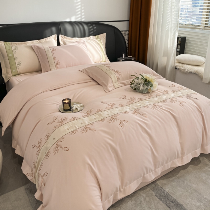 91家纺网 家纺一手货源 找家纺 绒世界 2024新款秋冬保暖锦绣棉简约绣花艾莎系列四件套 艾莎-藕粉