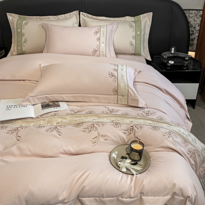 91家纺网 家纺一手货源 找家纺 绒世界 2024新款秋冬保暖锦绣棉简约绣花艾莎系列四件套 艾莎-藕粉