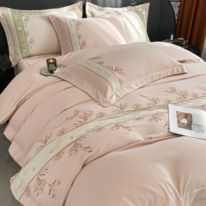 91家纺网 家纺一手货源 找家纺 绒世界 2024新款秋冬保暖锦绣棉简约绣花艾莎系列四件套 艾莎-藕粉