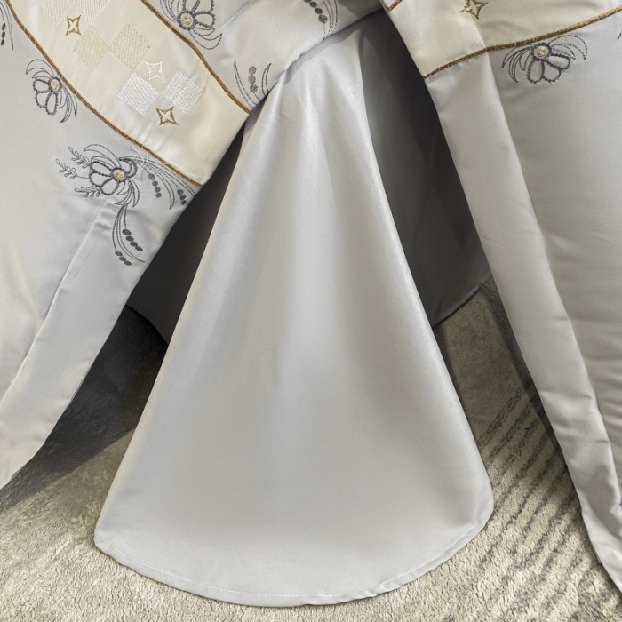 91家纺网 家纺一手货源 找家纺 绒世界 2024新款秋冬保暖锦绣棉简约绣花艾莎系列四件套 艾莎-浅灰