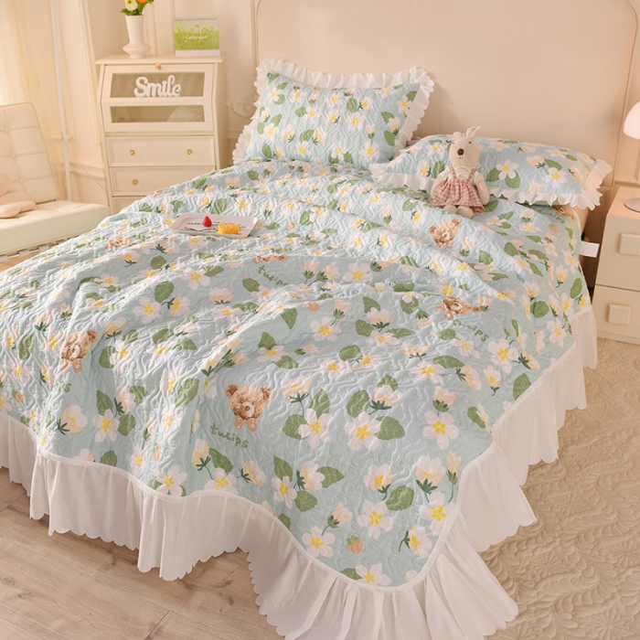 91家纺网 家纺一手货源 找家纺 绒世界 2024新款水洗棉韩版夹棉床盖系列 花朵小熊