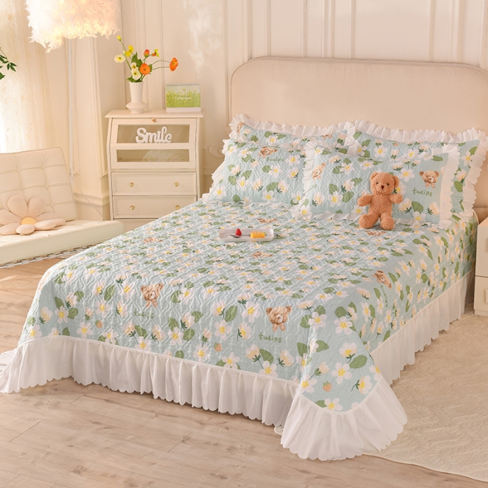 91家纺网 家纺一手货源 找家纺 绒世界 2024新款水洗棉韩版夹棉床盖系列 花朵小熊