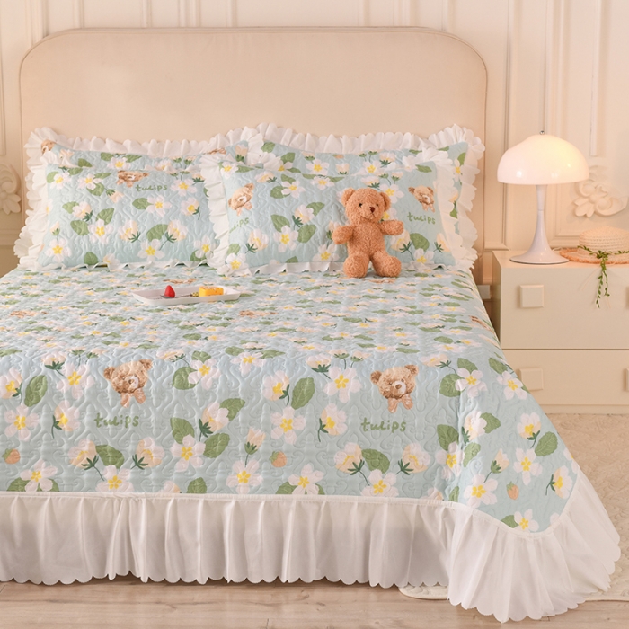 91家纺网 家纺一手货源 找家纺 绒世界 2024新款水洗棉韩版夹棉床盖系列 花朵小熊