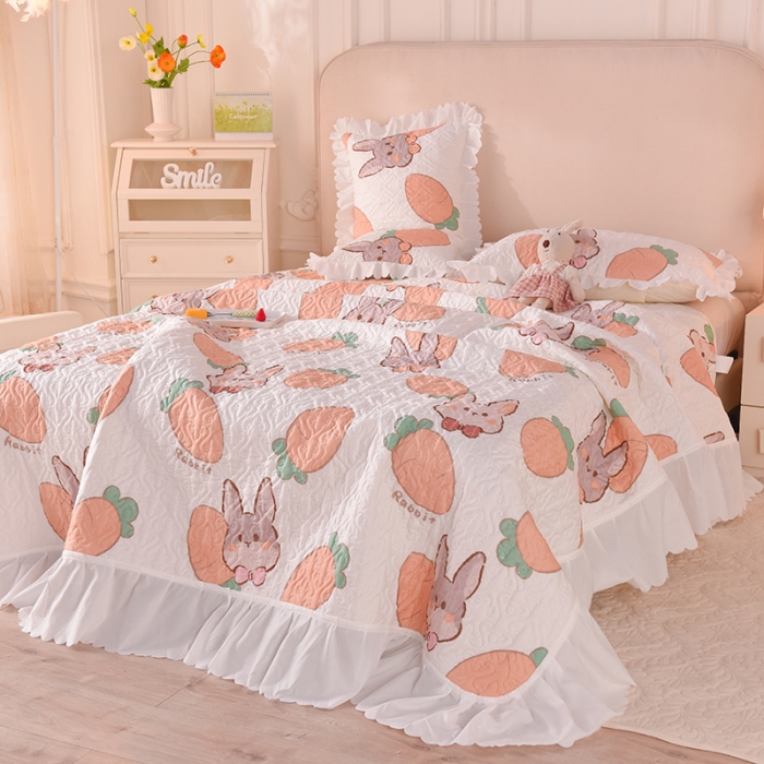 91家纺网 家纺一手货源 找家纺 绒世界 2024新款水洗棉韩版夹棉床盖系列 萝卜兔