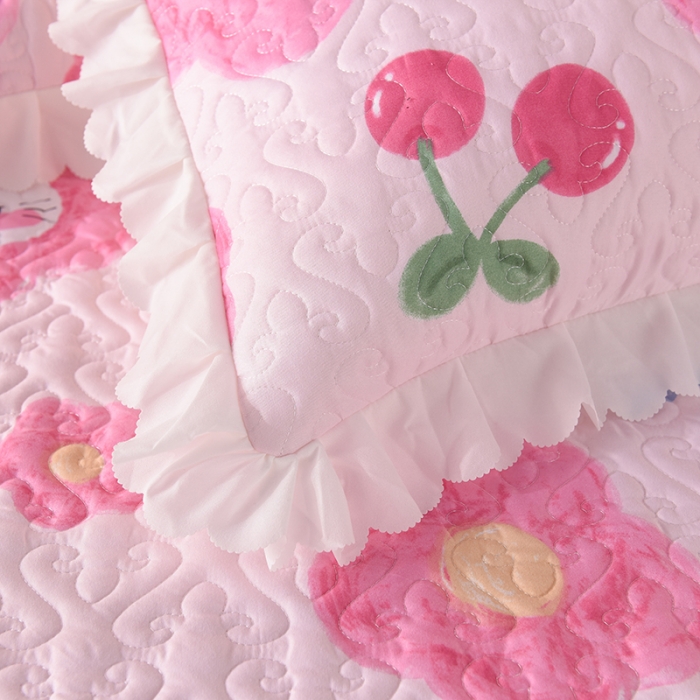 91家纺网 家纺一手货源 找家纺 绒世界 2024新款水洗棉韩版夹棉床盖系列 猫的樱桃