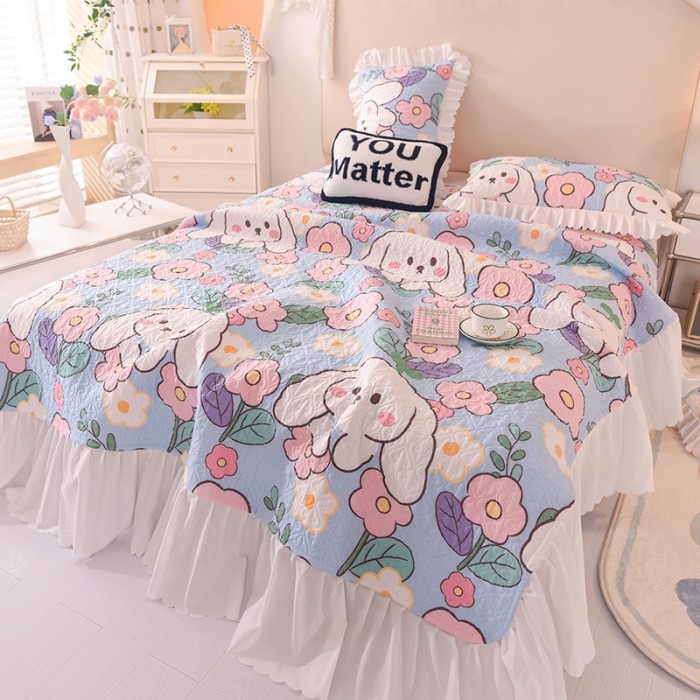 91家纺网 家纺一手货源 找家纺 绒世界 2024新款水洗棉韩版夹棉床盖系列 甜蜜兔