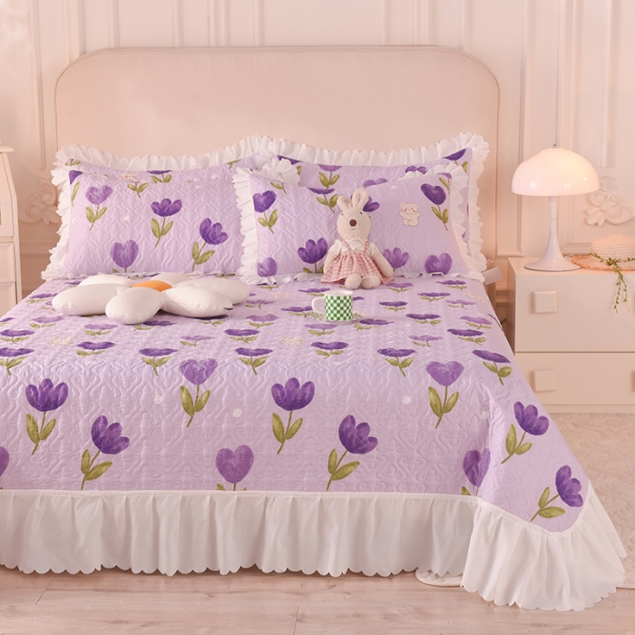 91家纺网 家纺一手货源 找家纺 绒世界 2024新款水洗棉韩版夹棉床盖系列 紫花依熊