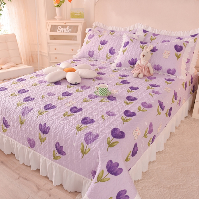 91家纺网 家纺一手货源 找家纺 绒世界 2024新款水洗棉韩版夹棉床盖系列 紫花依熊