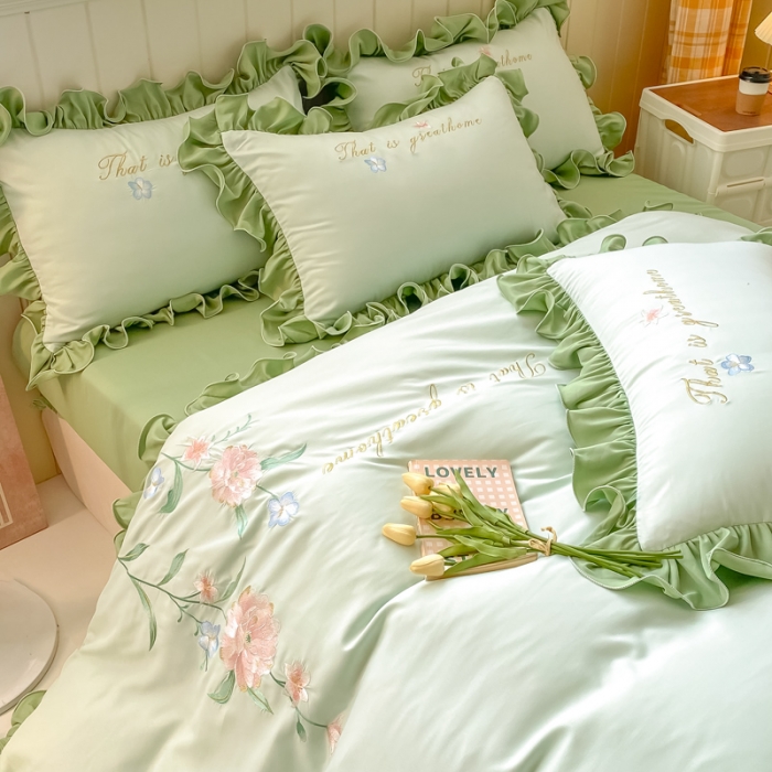 91家纺网 家纺一手货源 找家纺 富盛 2024新款水洗亲肤棉刺绣四件套公主风四件套-春暖花开 浅绿+深绿