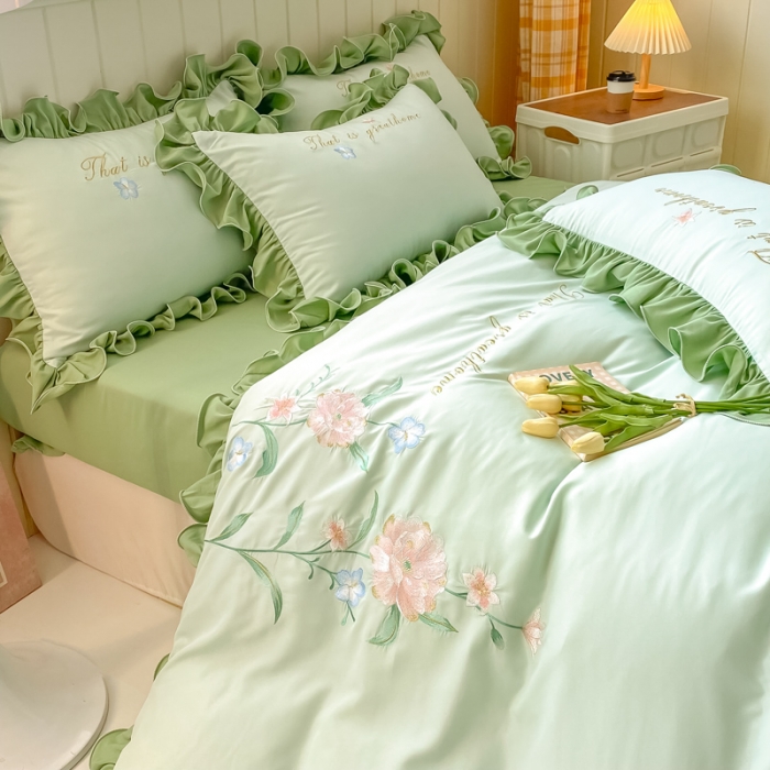 91家纺网 家纺一手货源 找家纺 富盛 2024新款水洗亲肤棉刺绣四件套公主风四件套-春暖花开 浅绿+深绿