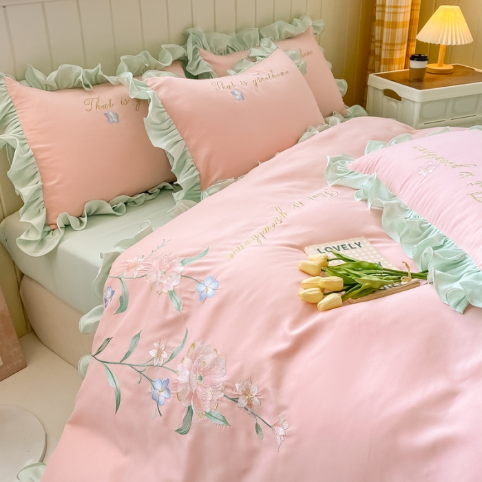 91家纺网 家纺一手货源 找家纺 富盛 2024新款水洗亲肤棉刺绣四件套公主风四件套-春暖花开 粉绿