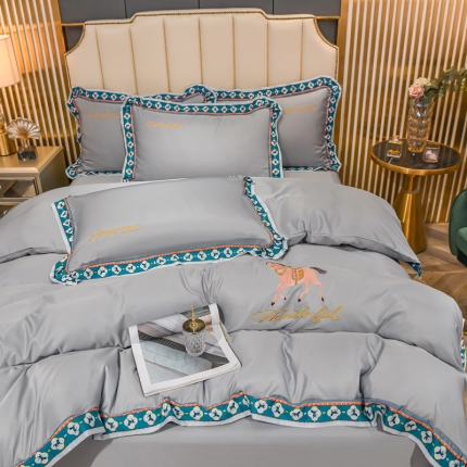 91家纺网 家纺一手货源 找家纺 2023宽边数码印花水洗真丝绣花四件套 轻奢刺绣冰丝天丝套件