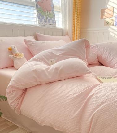 91家纺网 家纺一手货源 找家纺 玉海棠家纺 2023新款A类水洗棉华夫格四件套 泡芙格-浅粉色