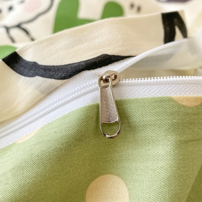 91家纺网 家纺一手货源 找家纺 金丝鸟家纺 2023新款舒适柔软双版全棉斜纹四季可用四件套 波点快乐汪