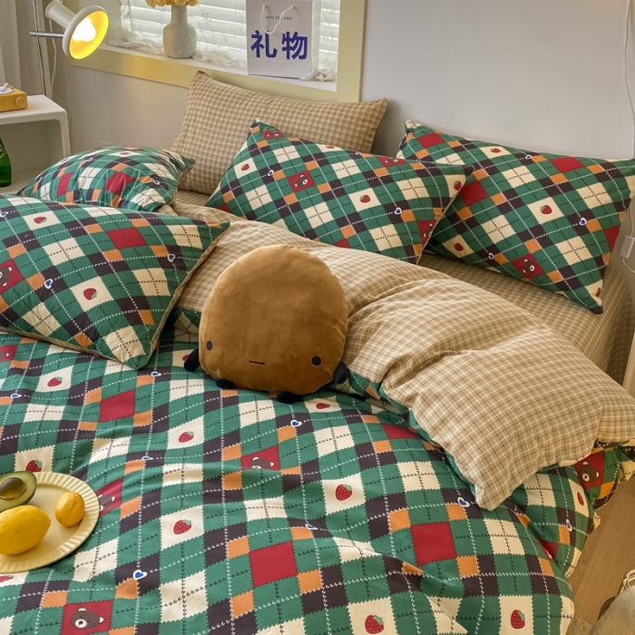 91家纺网 家纺一手货源 找家纺 金丝鸟家纺 2023新款舒适柔软双版全棉斜纹四季可用四件套 菱格爱心熊