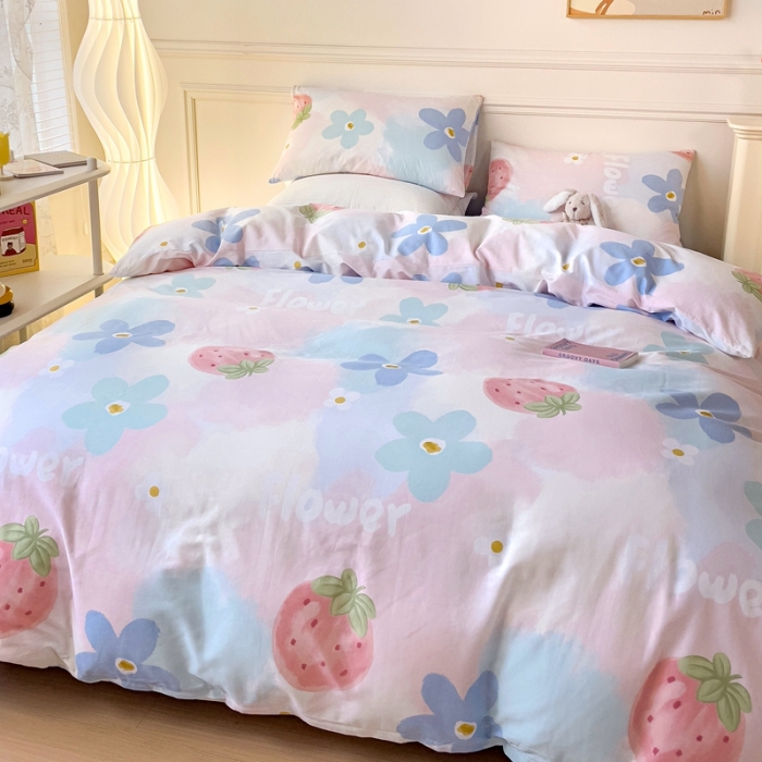 91家纺网 家纺一手货源 找家纺 金丝鸟家纺 2023新款舒适柔软双版全棉斜纹四季可用四件套 草莓物语