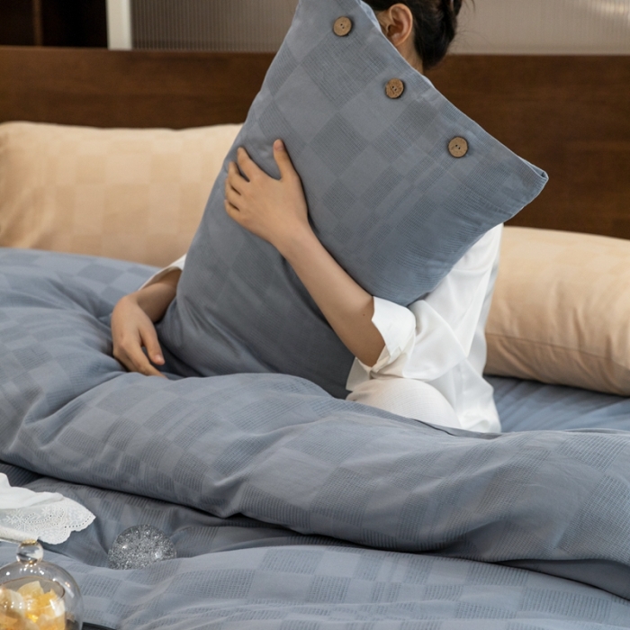 91家纺网 家纺一手货源 找家纺 棉邦 2023新款40支华夫格大提花纽扣款四件套 蓝灰