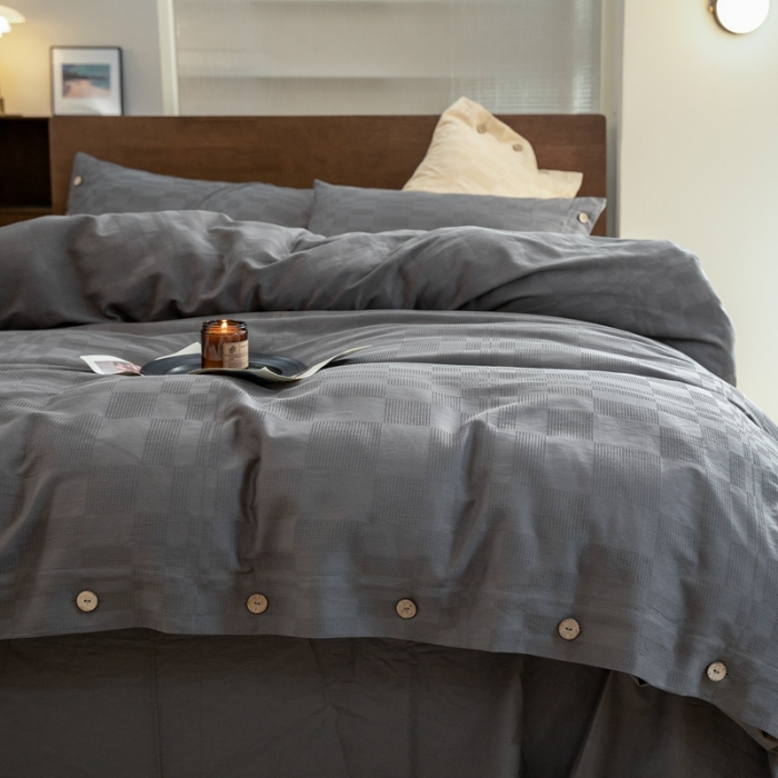 91家纺网 家纺一手货源 找家纺 棉邦 2023新款40支华夫格大提花纽扣款四件套 深灰