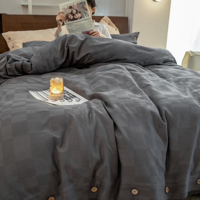 91家纺网 家纺一手货源 找家纺 棉邦 2023新款40支华夫格大提花纽扣款四件套 深灰