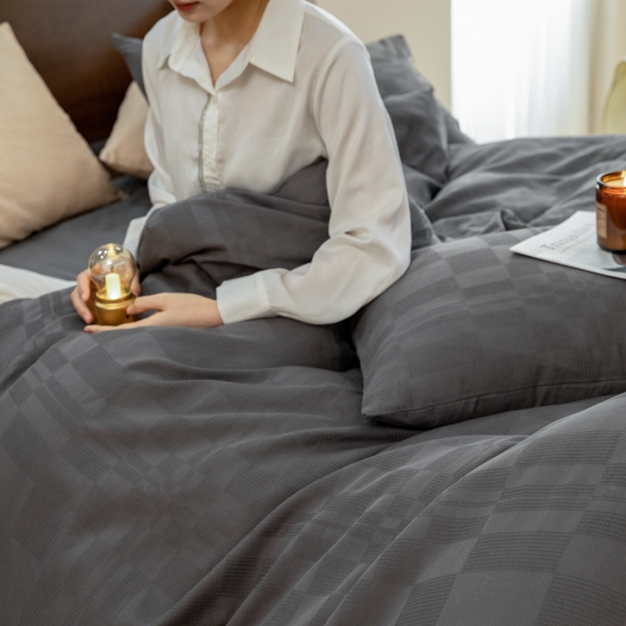 91家纺网 家纺一手货源 找家纺 棉邦 2023新款40支华夫格大提花纽扣款四件套 深灰