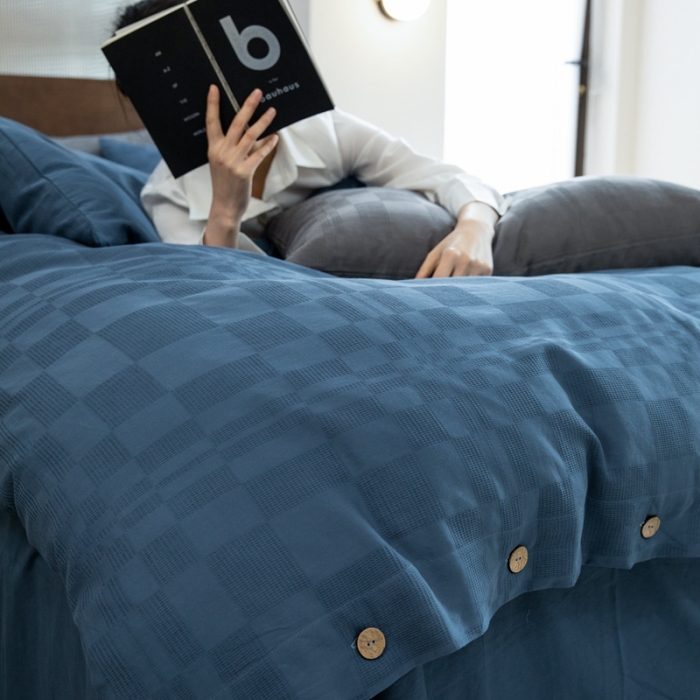 91家纺网 家纺一手货源 找家纺 棉邦 2023新款40支华夫格大提花纽扣款四件套 深蓝