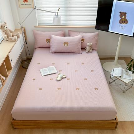 91家纺网 家纺一手货源 找家纺 漫调家纺 2023新款ins韩国小熊全棉单品套件系列单床笠 豆沙粉