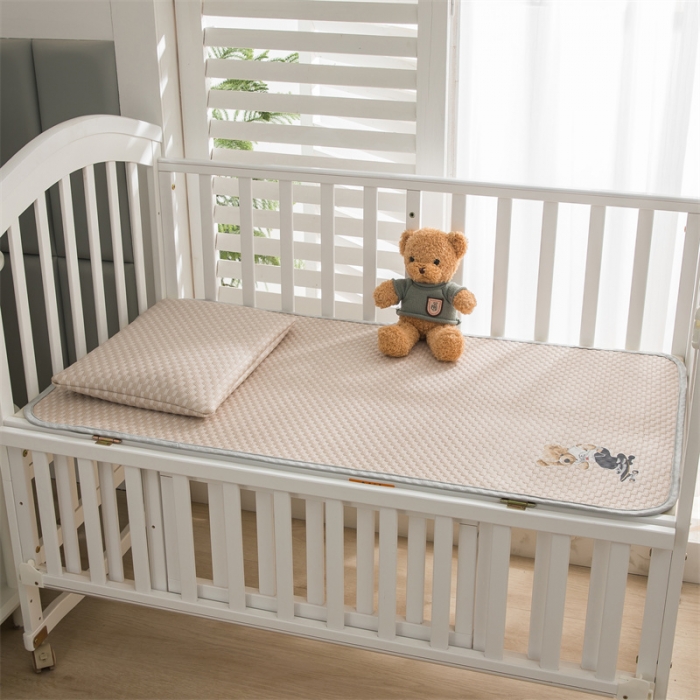 91家纺网 家纺一手货源 找家纺 宅部落 2023新款凉感豆豆儿童凉席 滑板熊-咖色