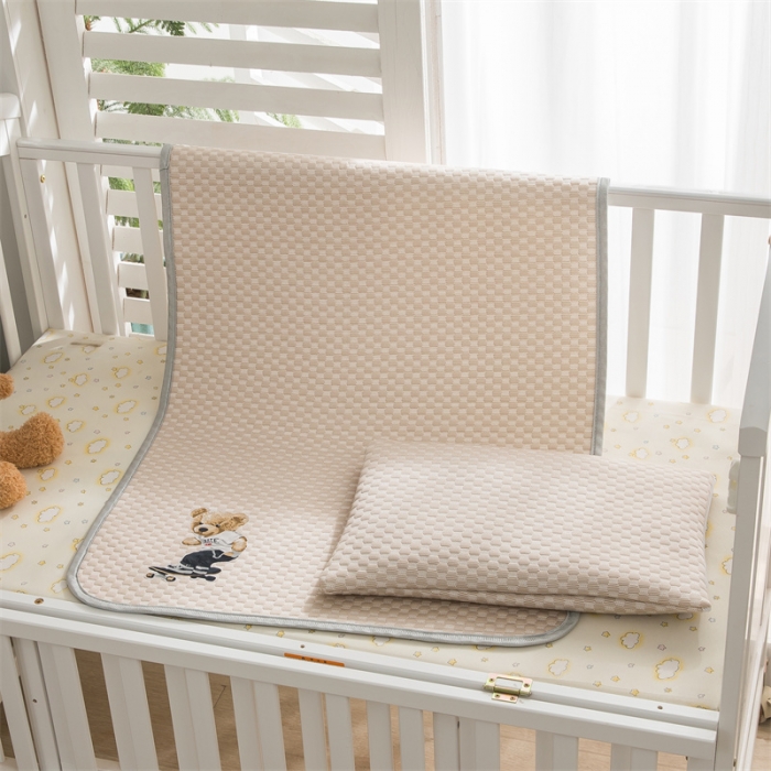 91家纺网 家纺一手货源 找家纺 宅部落 2023新款凉感豆豆儿童凉席 滑板熊-咖色