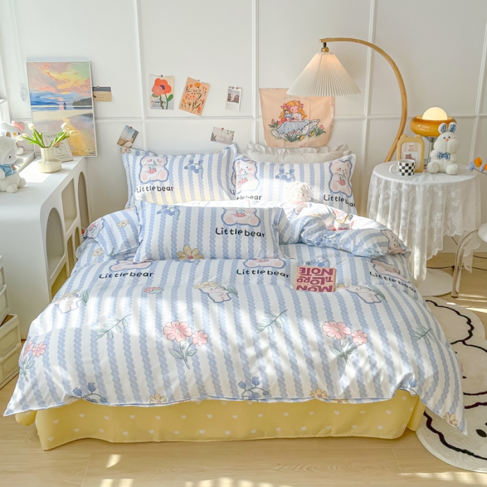 91家纺网 家纺一手货源 找家纺 花伞家居 2024直播网销斜纹加厚磨毛印花植物羊绒四件套 花丛小熊