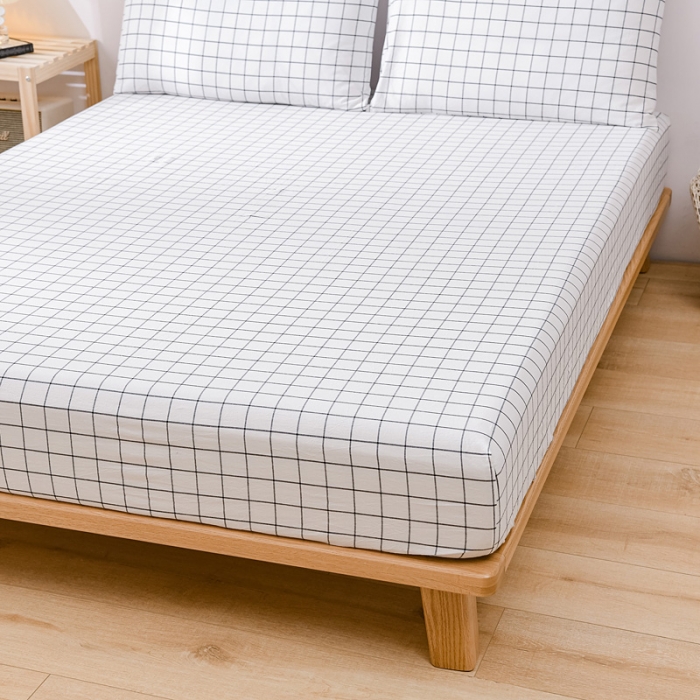 91家纺网 家纺一手货源 找家纺 恋人优选 2023新款纯棉色织床笠 白底蓝细格