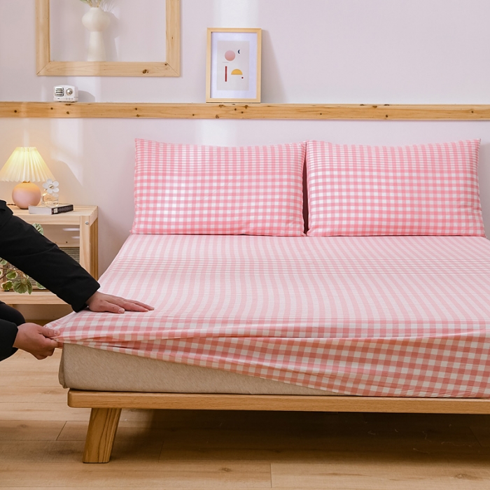 91家纺网 家纺一手货源 找家纺 恋人优选 2023新款纯棉色织床笠 粉色格