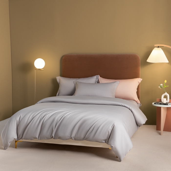 91家纺网 家纺一手货源 找家纺 秀色 50支贡缎新疆长绒棉全棉纯棉酒店轻奢纯色被套床上四件套 典雅灰