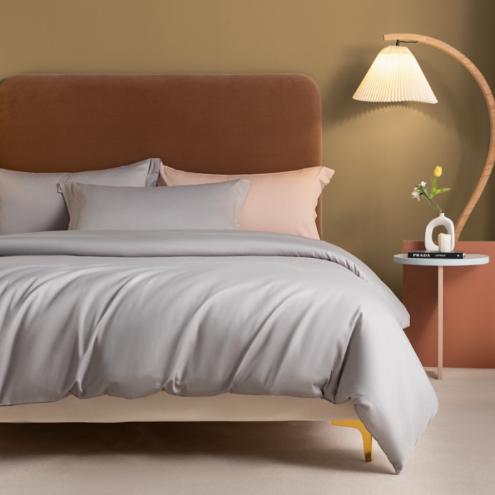 91家纺网 家纺一手货源 找家纺 秀色 50支贡缎新疆长绒棉全棉纯棉酒店轻奢纯色被套床上四件套 典雅灰